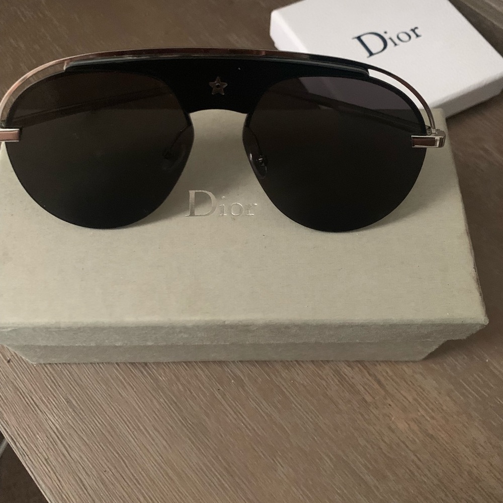 Dior Women sunglasses 😎 authentic